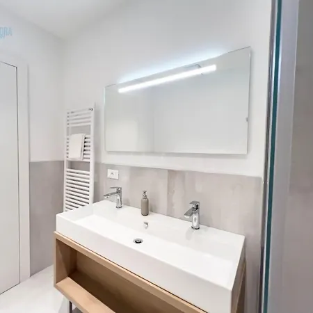 公寓 Bluemare E Blueterra Tirabora Short Rent, Con Parcheggio Privato 的里雅斯特