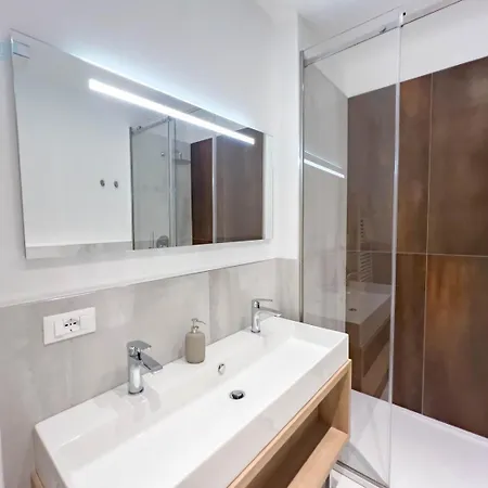 公寓 Bluemare E Blueterra Tirabora Short Rent, Con Parcheggio Privato 的里雅斯特