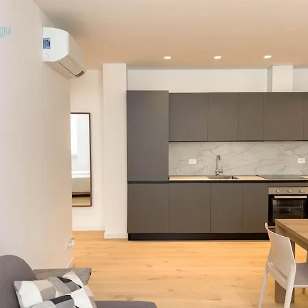 Blue Life Tirabora Short Rent Trieste