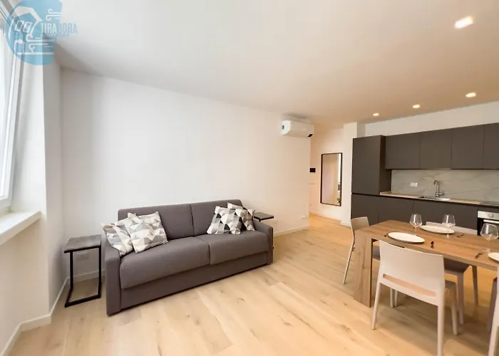 Blue Life Tirabora Short Rent Trieste