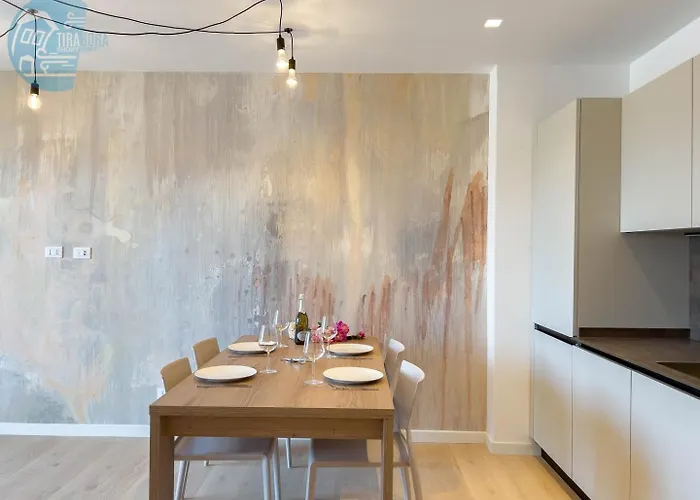 Blue Life Tirabora Short Rent Trieste