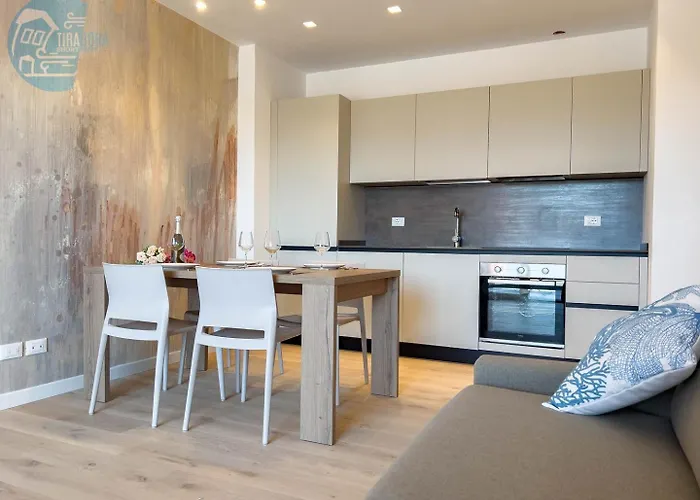 Blue Life Tirabora Short Rent *